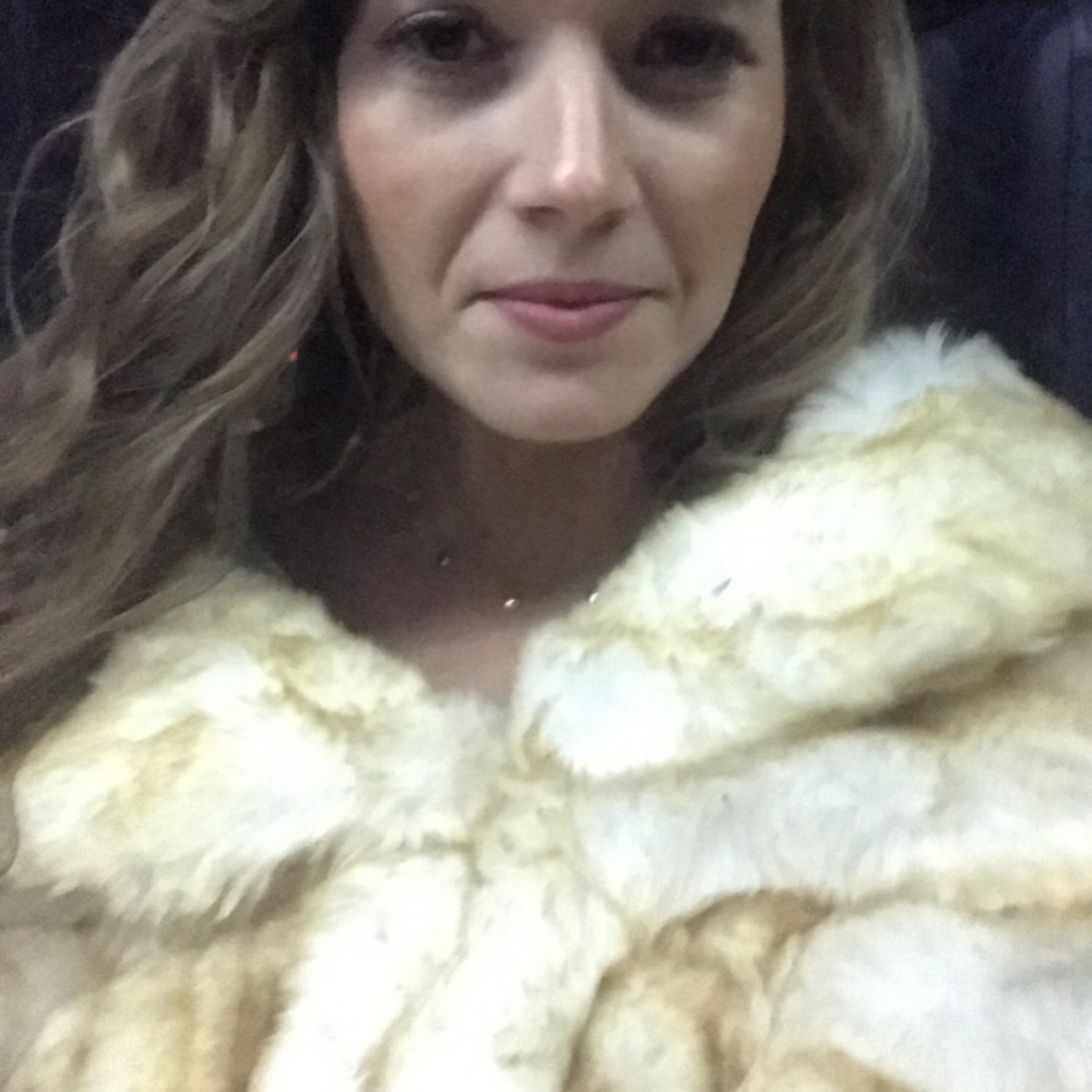 Fur shawl - Picture 4 of 4